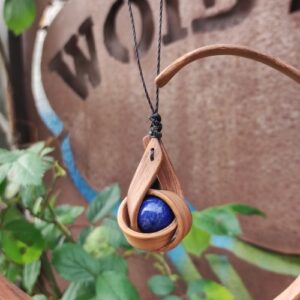 collier noeux noyer avec lapis lazuli
